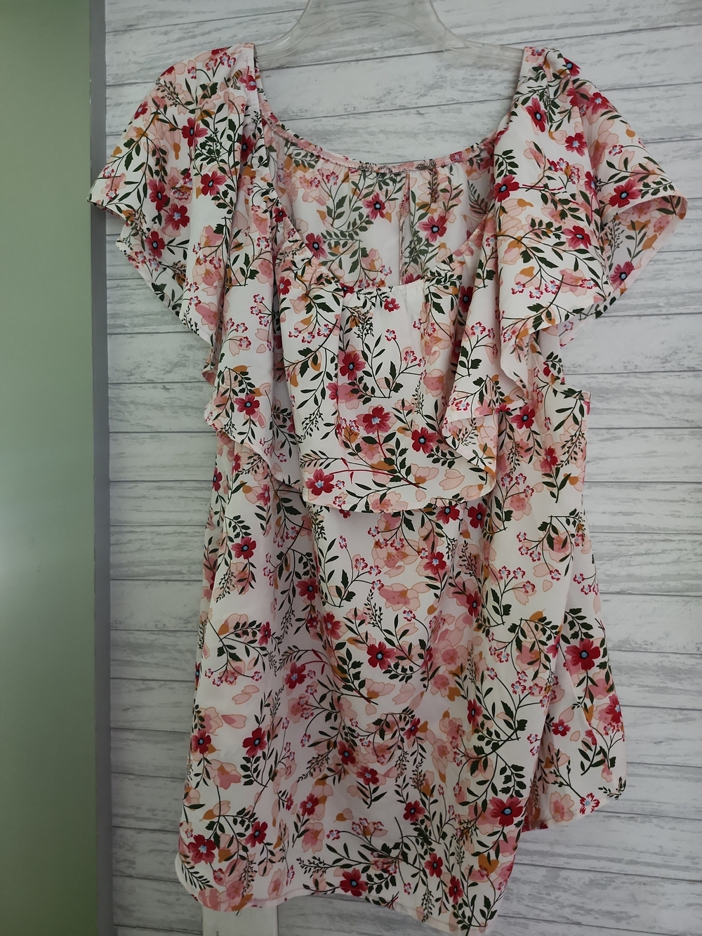 Emery Rose Women's Floral Blouse Size 4XL Pastel Pink Ruffle Sleeve Flowy Summer